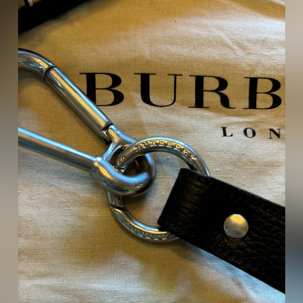 Burberry Embossed Logo Black Grainy Leather Purse— LIKE NEW - Picture 5 of 6